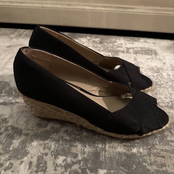 Expression Black Criss-Cross Wedge Shoe (Size 9) - Picture 2 of 5